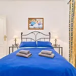 Townhouse Burriana 펜션 네르하